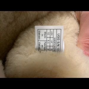 Tall chestnut brown Uggs size 10